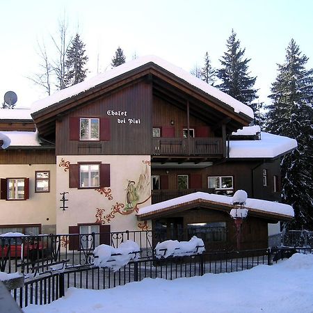 Апарт готель Chalet Dei Pini Мадонна-ді-Кампільйо Екстер'єр фото