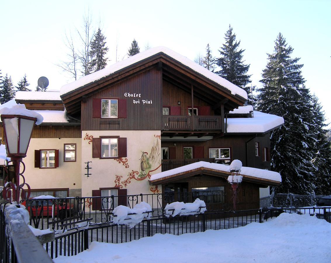 Апарт готель Chalet Dei Pini Мадонна-ді-Кампільйо Екстер'єр фото