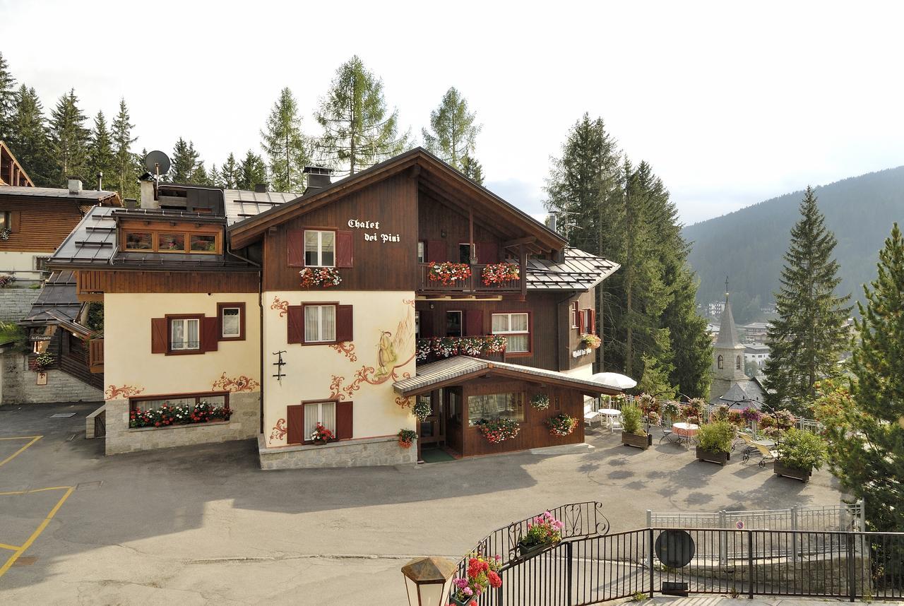 Апарт готель Chalet Dei Pini Мадонна-ді-Кампільйо Екстер'єр фото